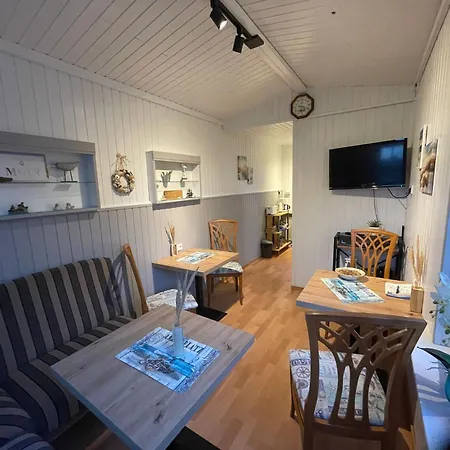 Haus Breslau Hotel Borkum Room photo